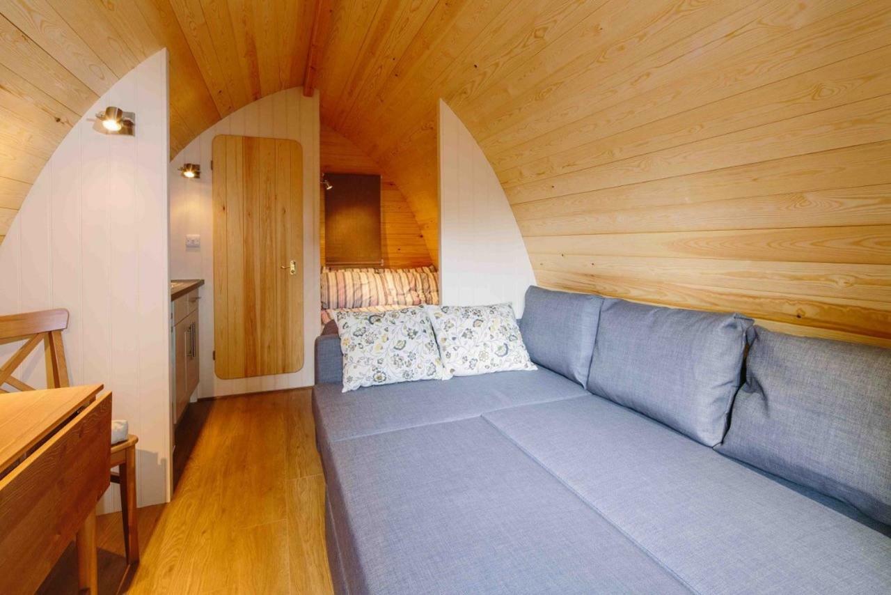 Buttercup Glamping Pod Hotel Cheltenham Exterior photo